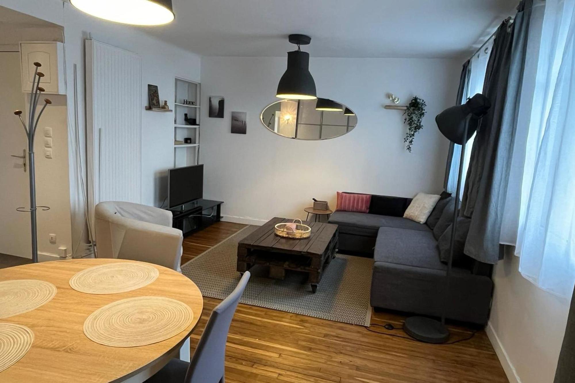 Apartamento Charming Cozy Nest In Nantes Exterior foto
